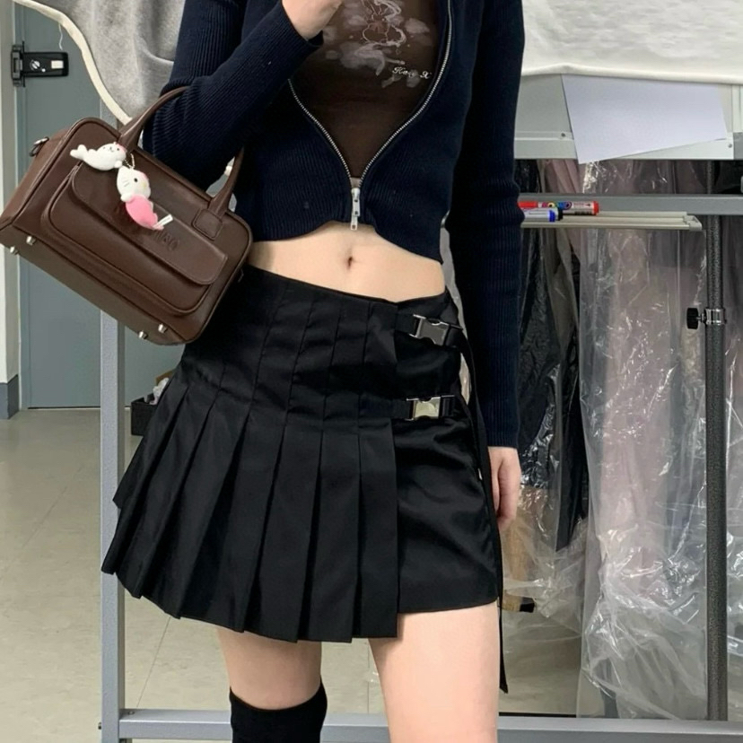 未使用 Prada/普拉达 三角钢标百褶短裙 36码 D17338
