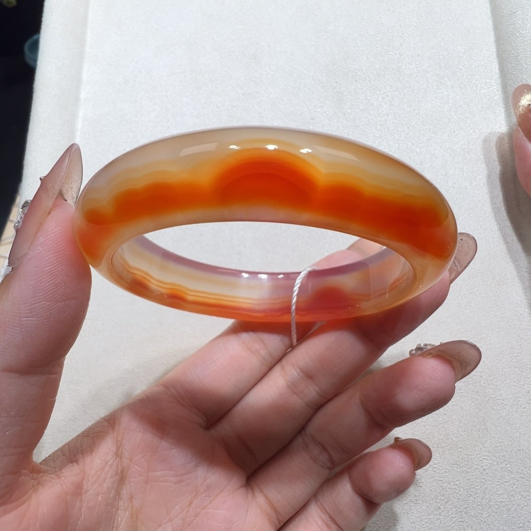 玛瑙/玉髓手镯未镶嵌溏*?