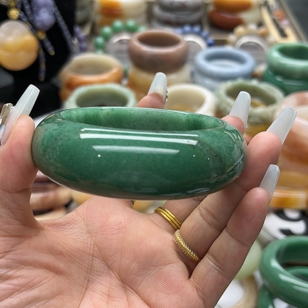 【闪购商品】石英质玉手镯未镶嵌红纯天然佘太翠绿福利