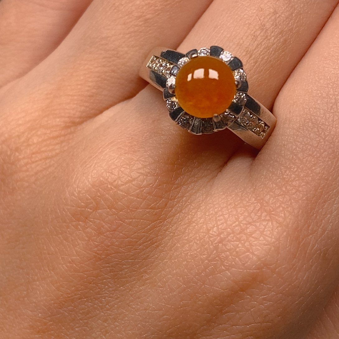 翡翠戒指未镶嵌柿子红