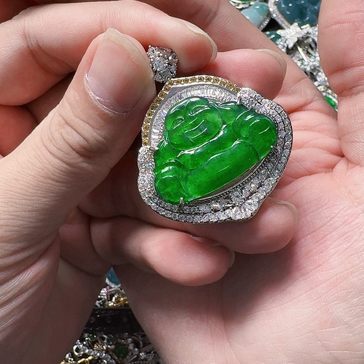 翡翠颈饰未镶嵌天然A货翡翠放漏 