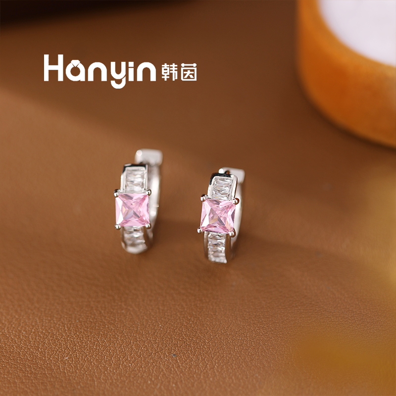 铜合金合成锆石耳饰 潮流百搭粉色大颗粒方形微镶四爪耳扣