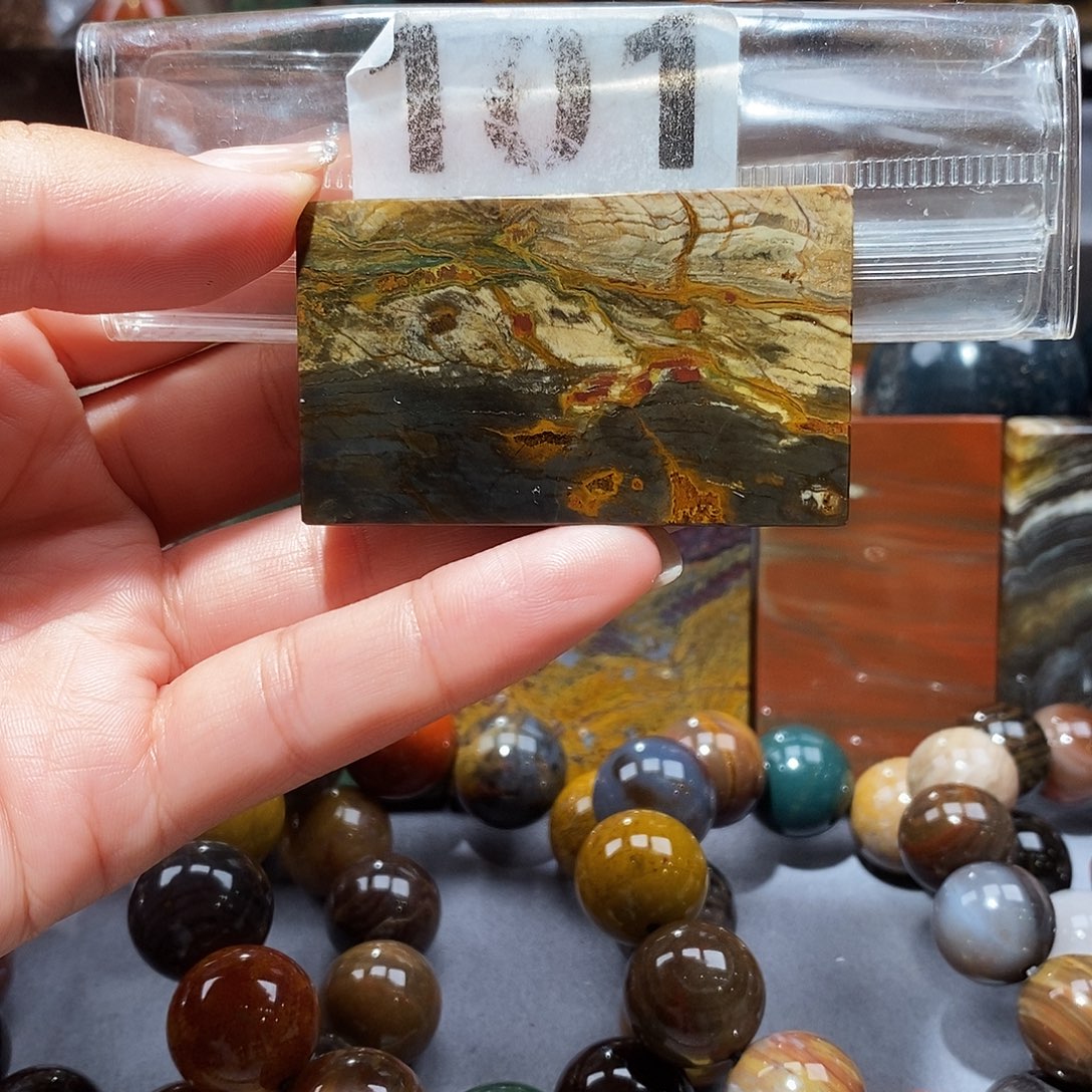 未镶嵌天然北票硅化玉吊坠硅化玉