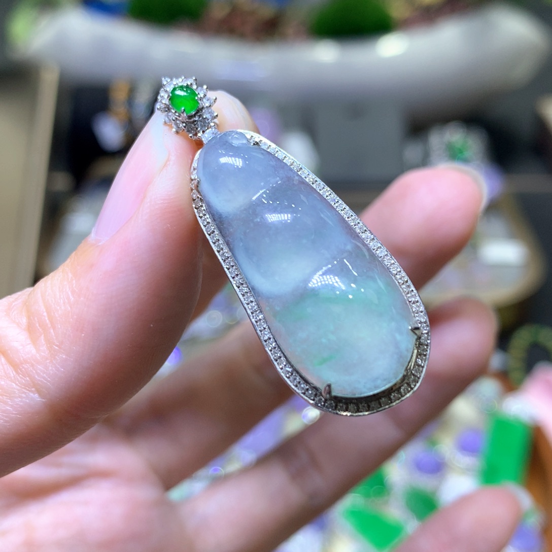 【闪购商品】翡翠颈饰18K金镶嵌翡翠吊坠项链