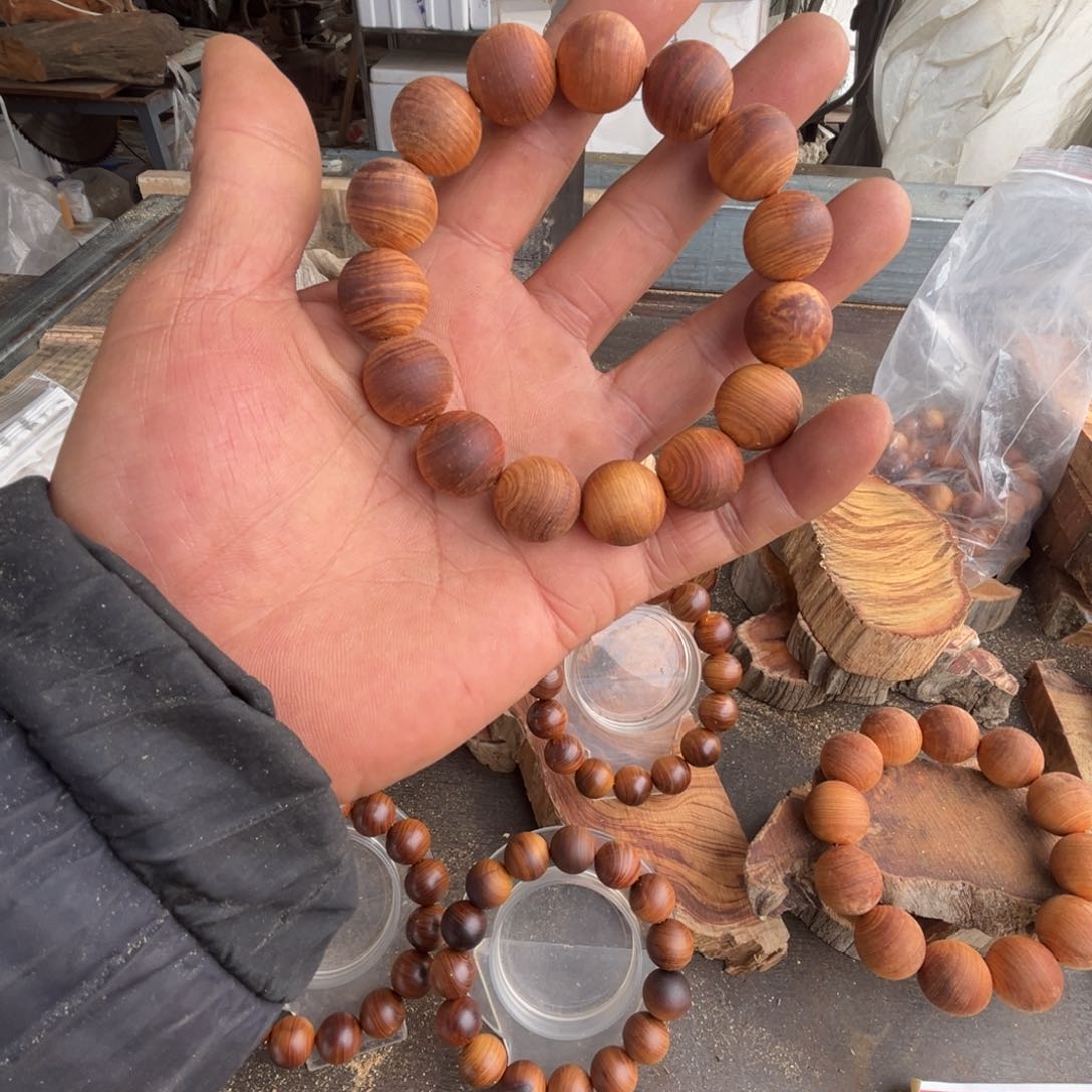 柏木（崖柏）和*y b003