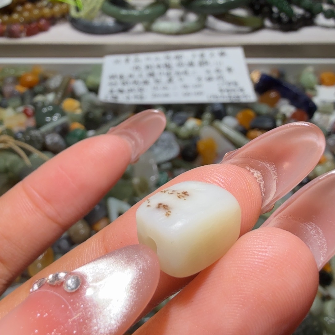 和田玉未镶嵌珠宝奇石