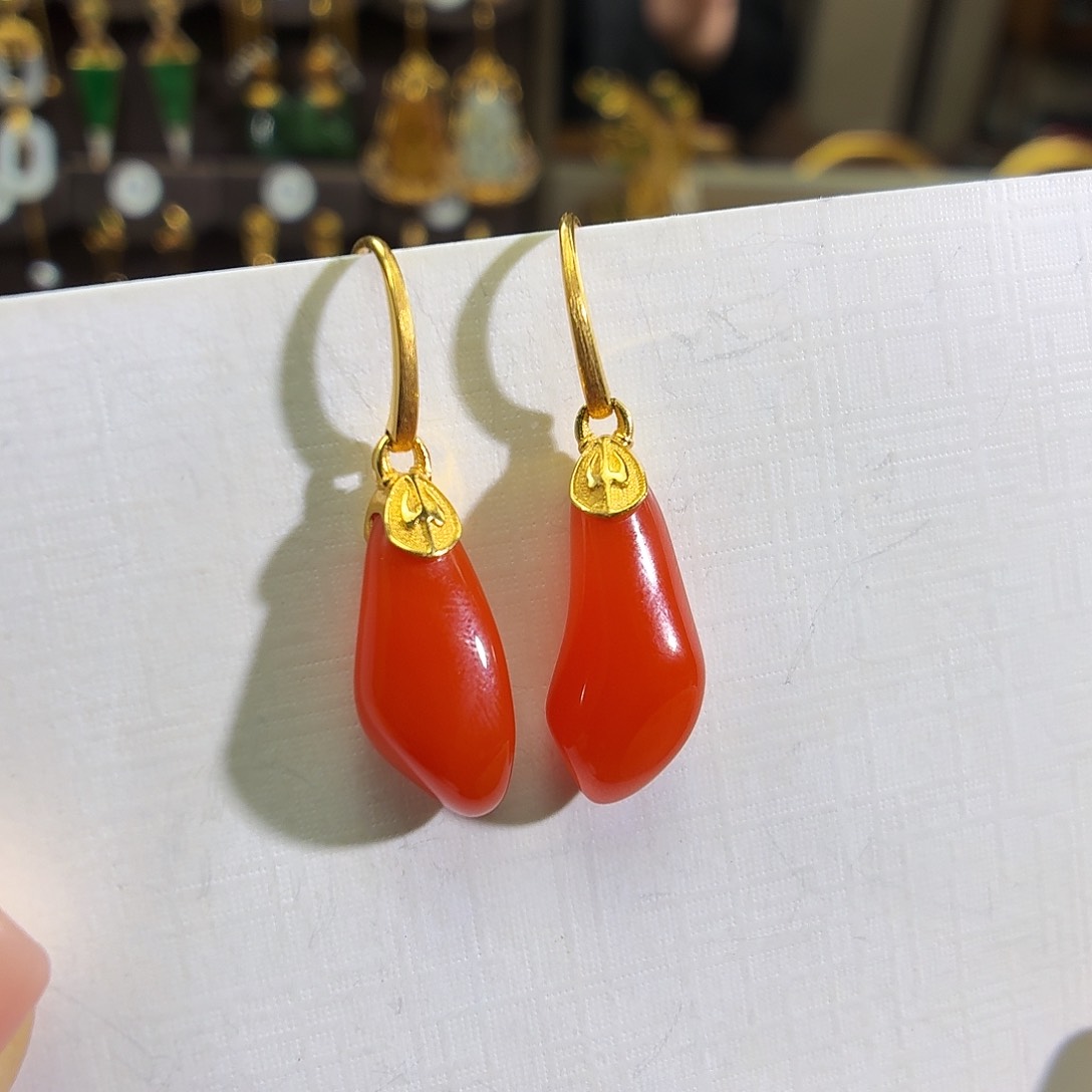 颈饰18K金镶嵌南红玛瑙