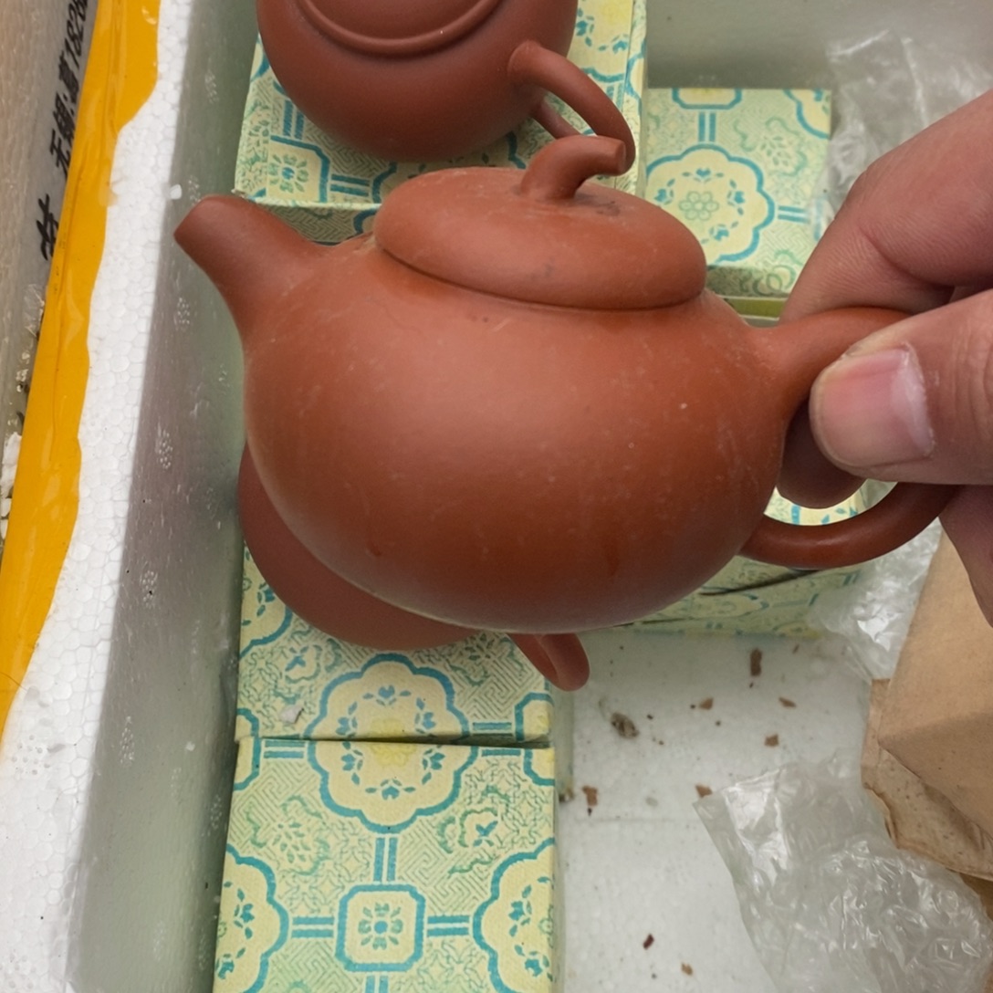 牛***样紫砂茶壶老朱泥扭瓜120cc