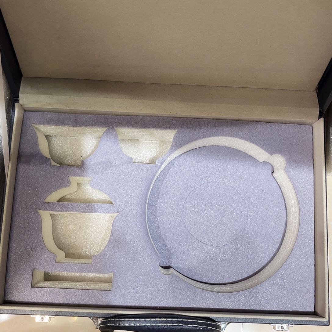 Y***景德镇陶瓷艺术家