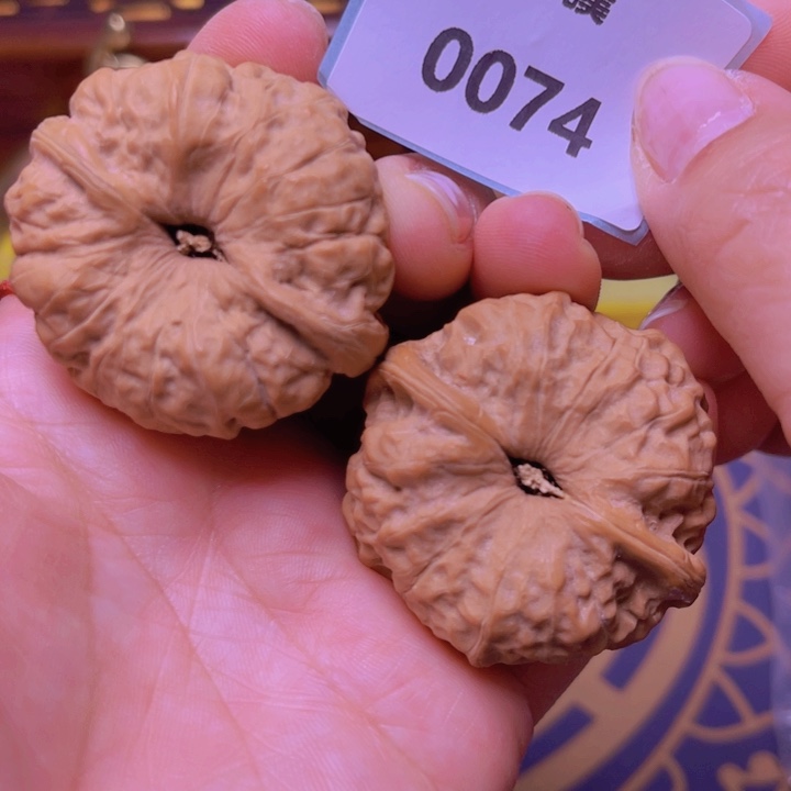 文玩核桃吊坠43娃饼0074