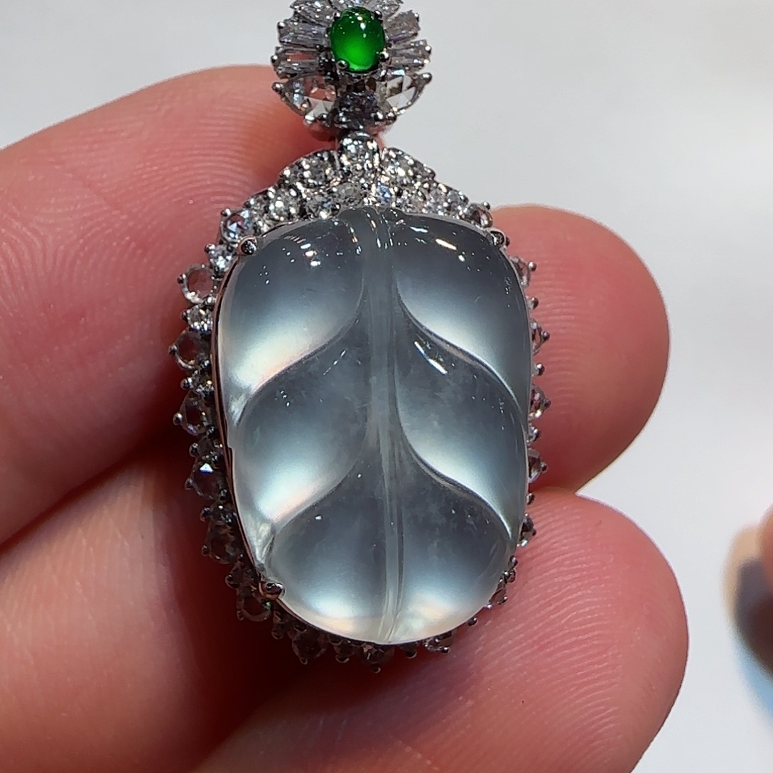 翡翠18K金镶嵌吊坠(不含链)叶子吊坠