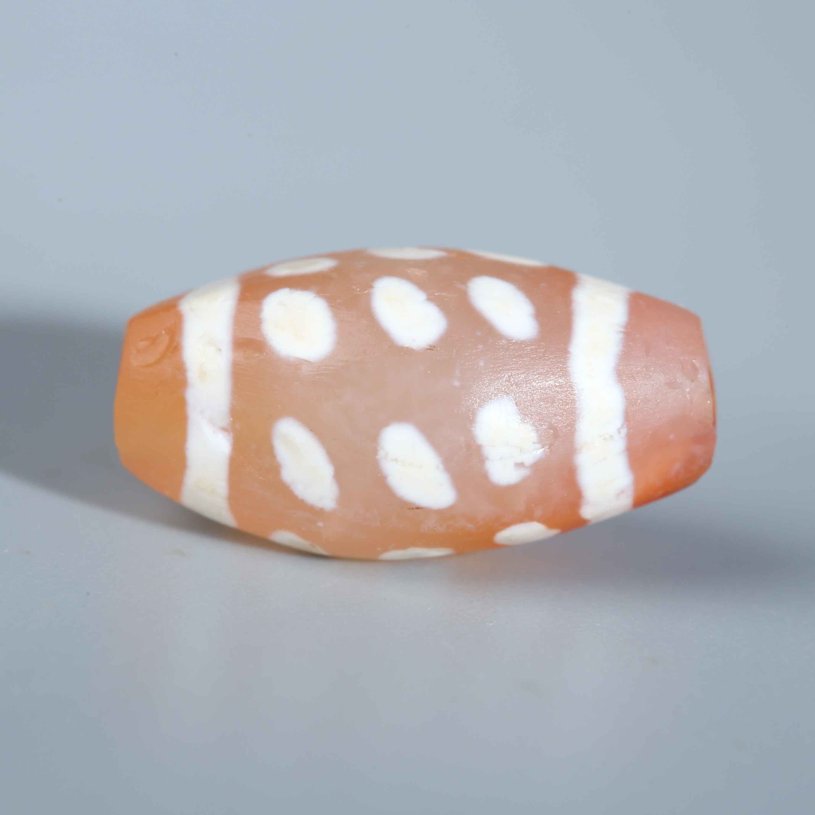 H13-394 东南亚pyu时期蚀花红玉髓管珠 8.6*14mm