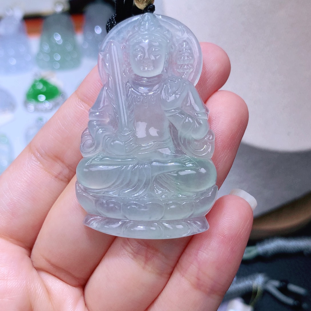 颈饰未镶嵌翡翠虚空藏