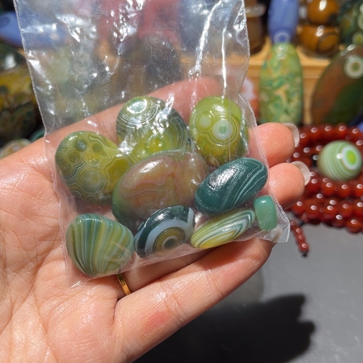 对***连玛瑙/玉髓未镶嵌颈饰