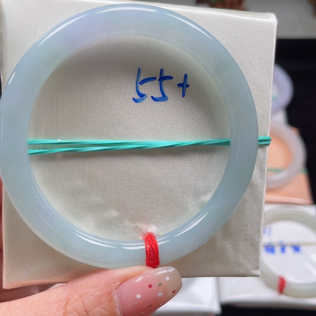 翡翠手镯未镶嵌缅甸翡翠手镯7