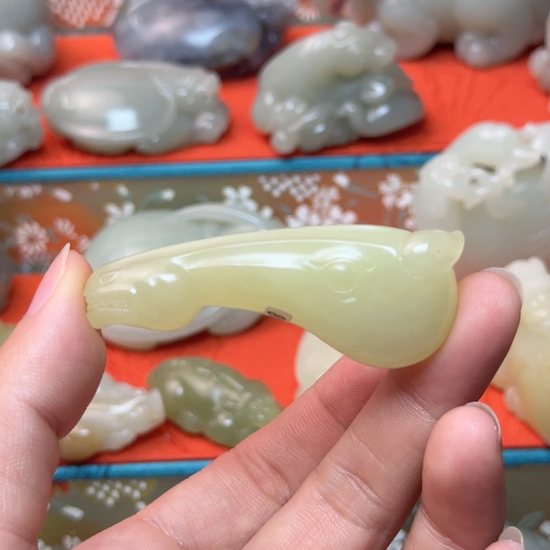 未镶嵌和田玉挂件