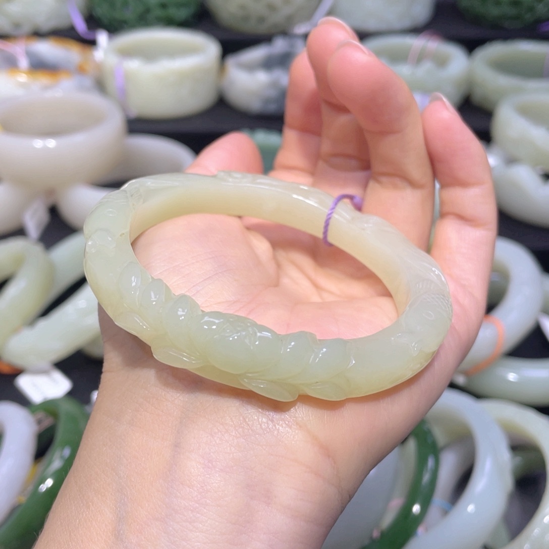 和田玉手镯未镶嵌58