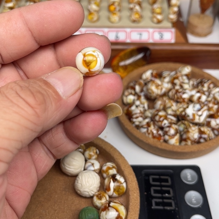 琥珀裸石未镶嵌任*东364号