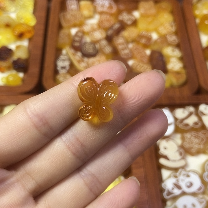 橄榄核吊坠蝴蝶30