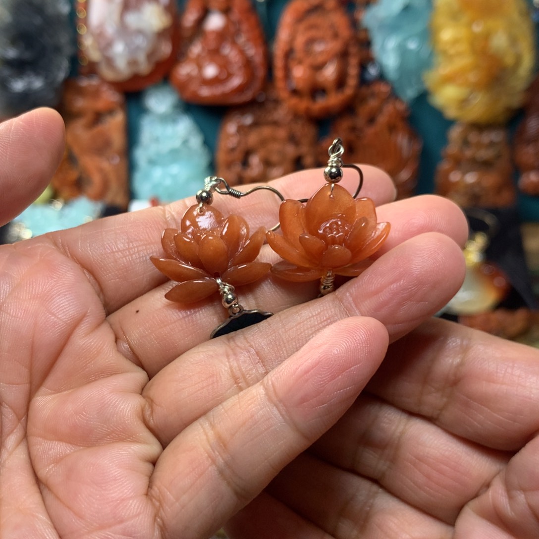 蛇纹石玉耳坠未镶嵌金*