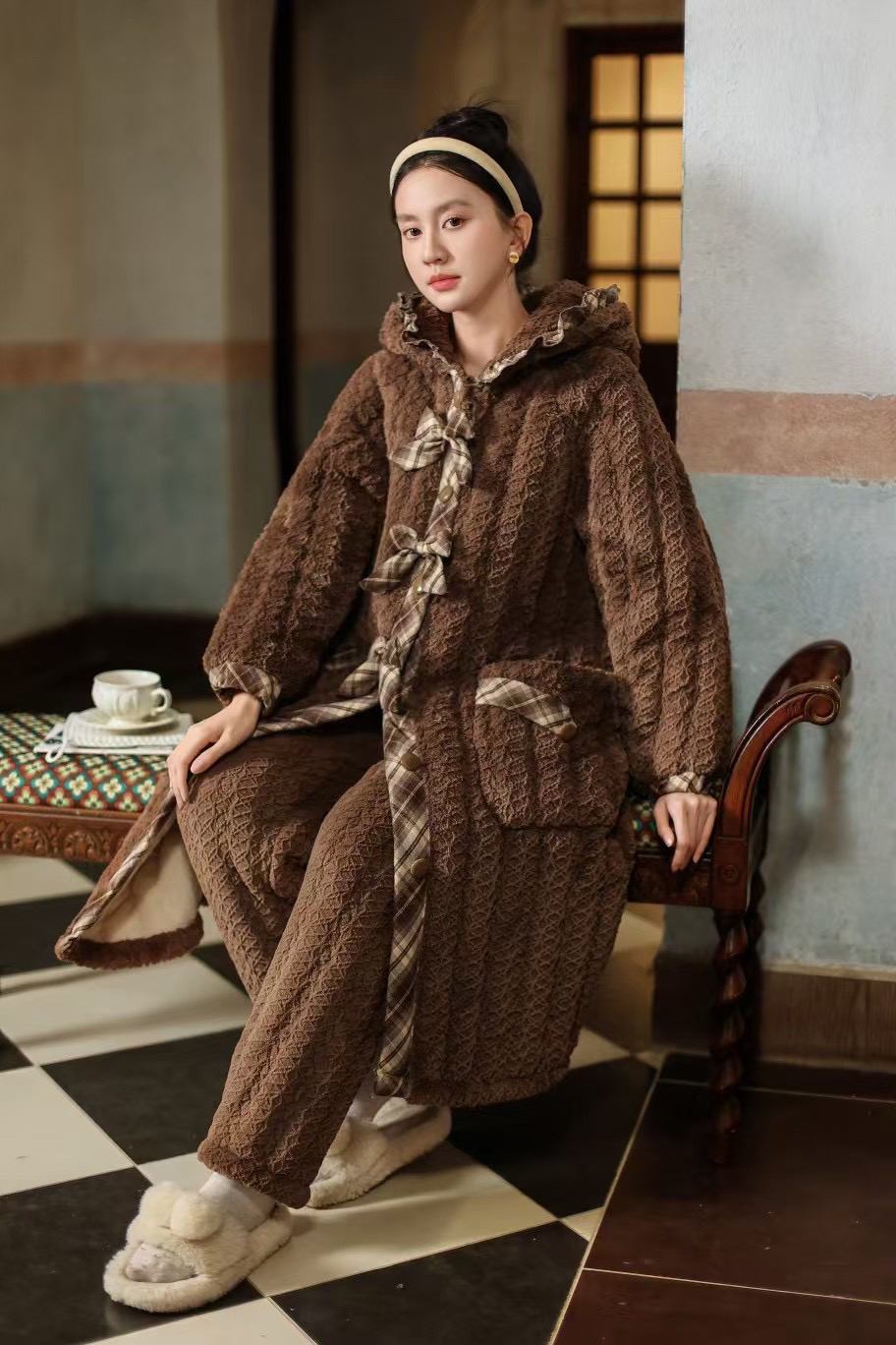 7772长款咖色女士戴帽加厚保暖家居服套装