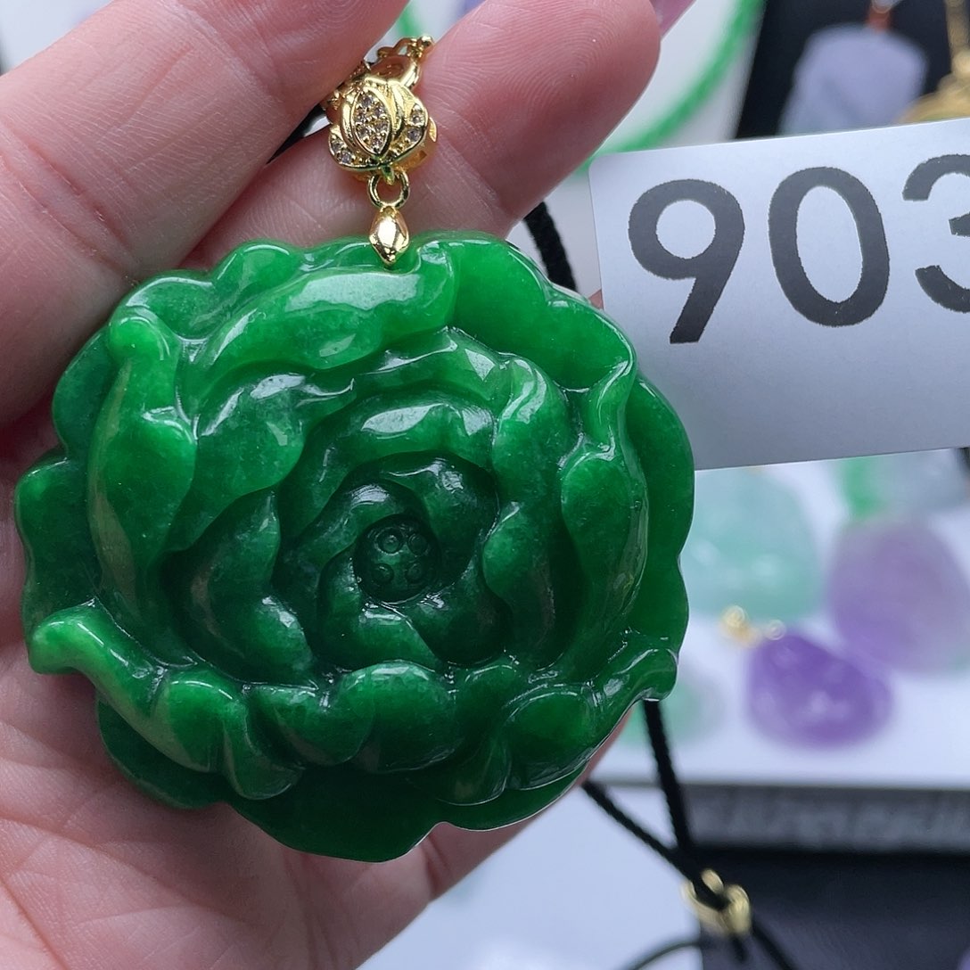 翡翠吊坠(赠链)未镶嵌