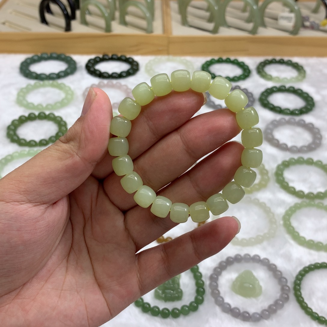 未镶嵌手串和田玉（特价直切黄口9.5）