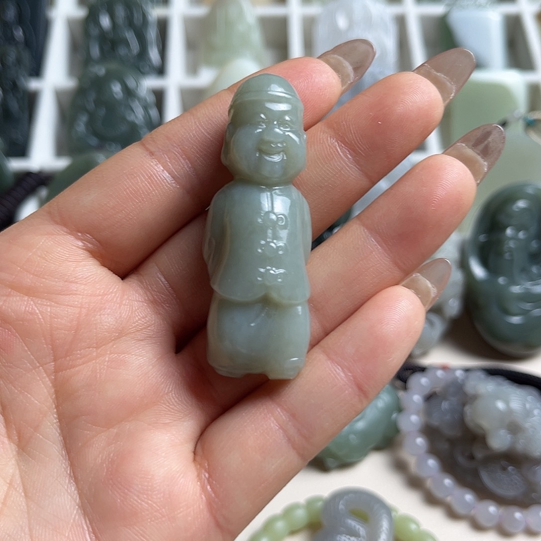 和田玉未镶嵌把件