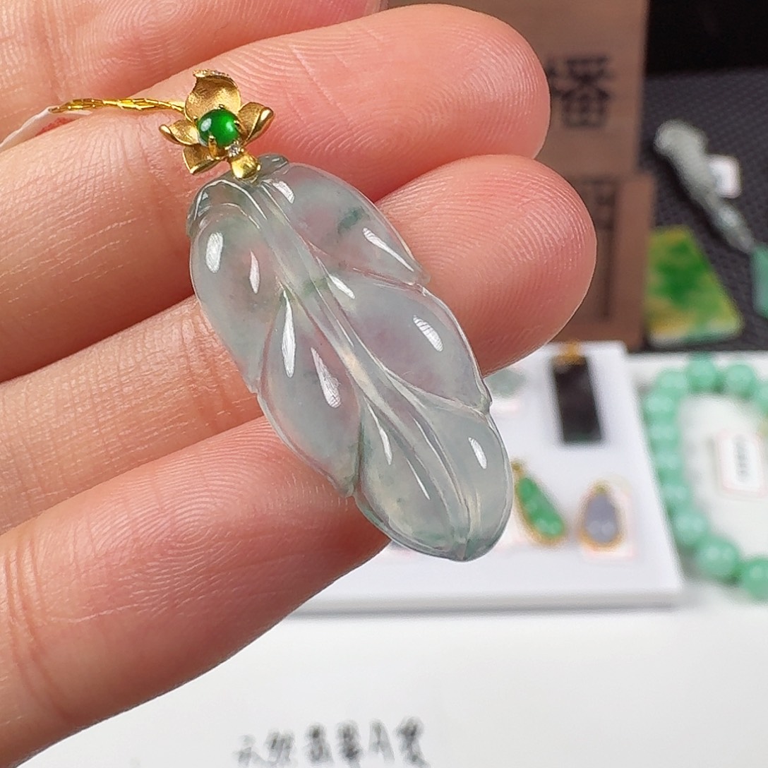 翡翠18K金镶嵌颈饰