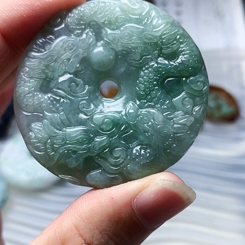翡翠未镶嵌颈饰胜*缅甸翡翠九龙扣
