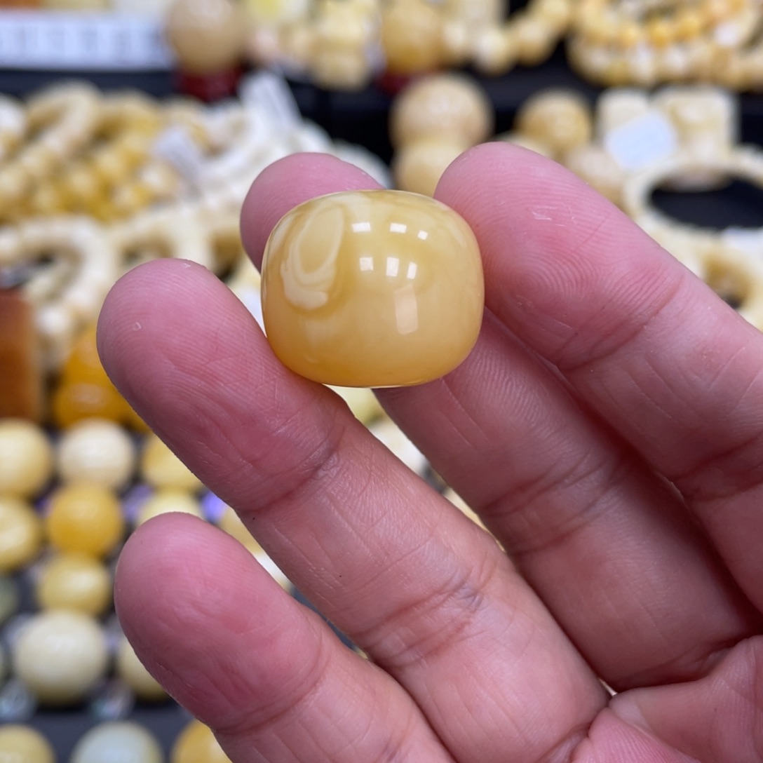 琥珀珠宝奇石未镶嵌20.2*17.8mm