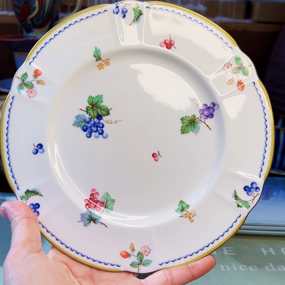 咖啡杯和茶杯是我们学校一块