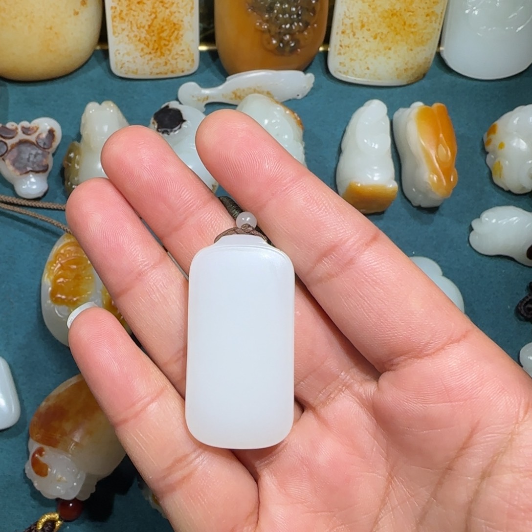 和田玉颈饰未镶嵌