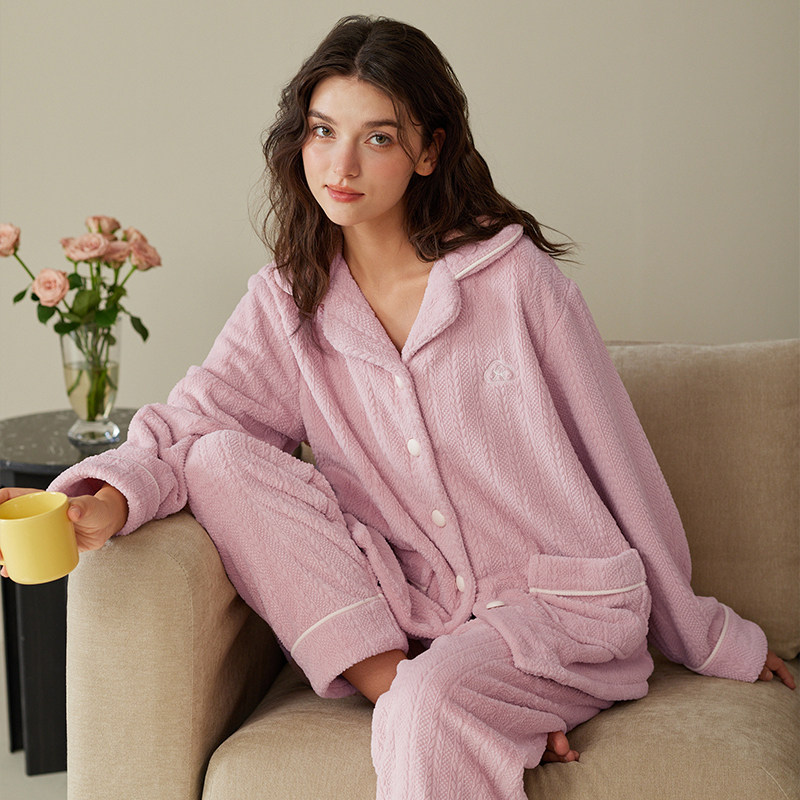 芬腾珊瑚绒女睡衣纯色翻领秋冬加厚保暖套装新款法兰绒大码家居服