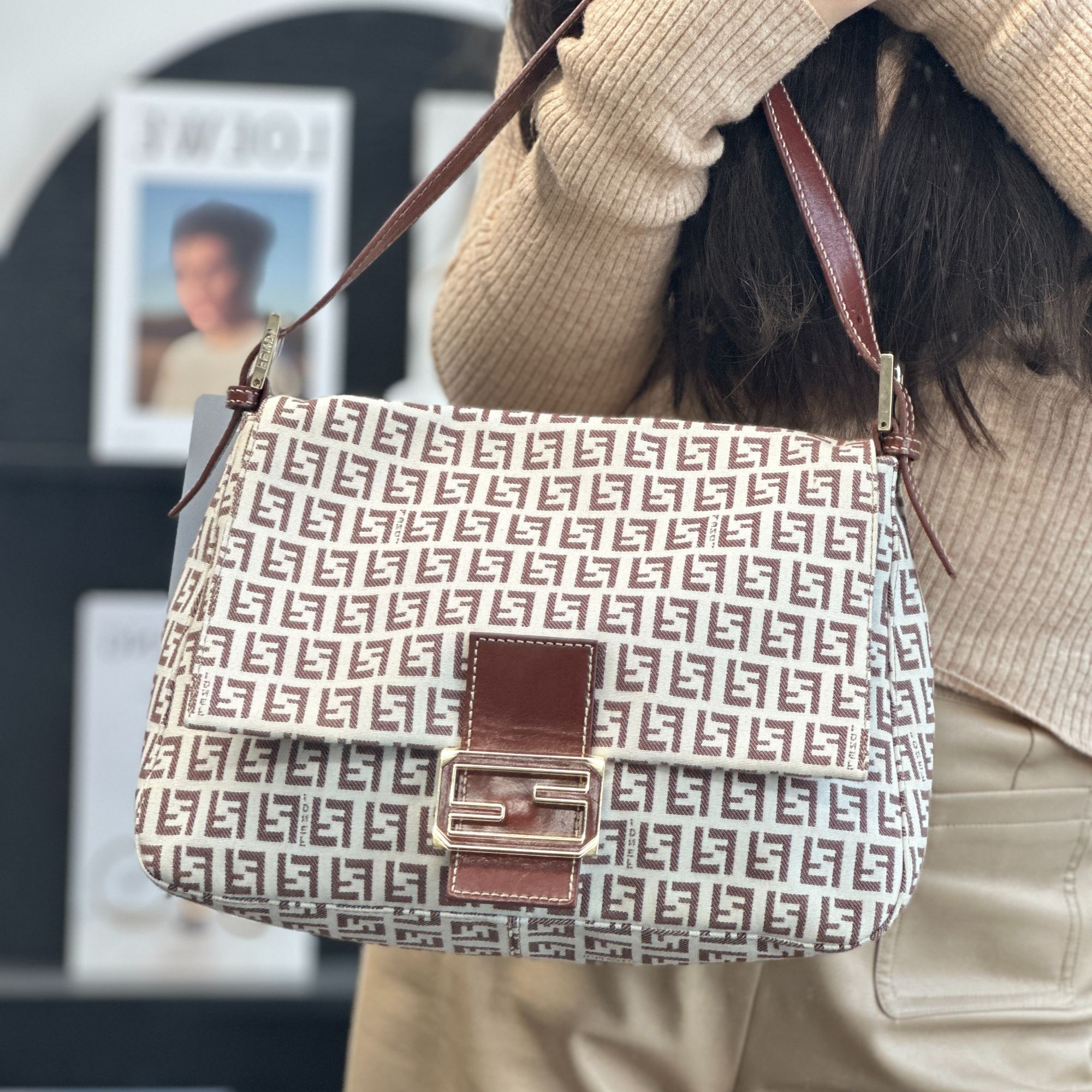 95新 FENDI/芬迪 米红色双F老花单肩包/jm395