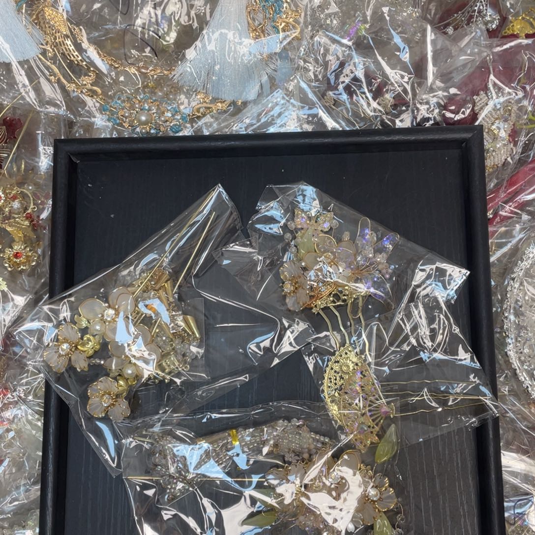 混合材质新娘头饰默认微瑕不退换