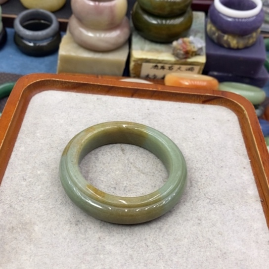 石英质玉未镶嵌手饰