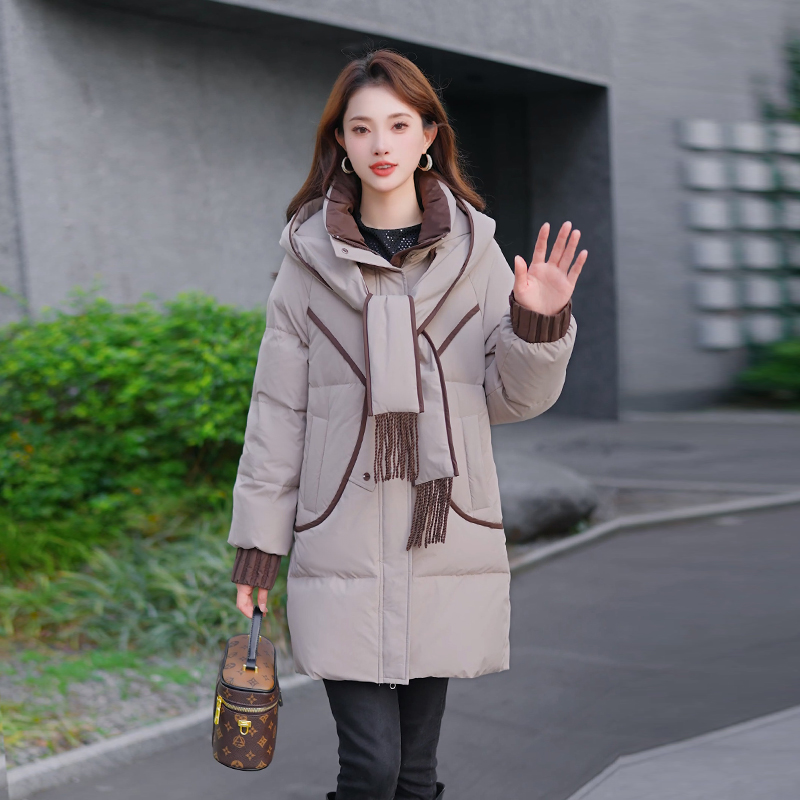 新款鸭绒羽绒服厚款中长款连帽洋气保暖时尚羽绒服女