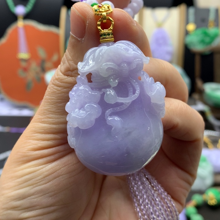 翡翠未镶嵌吊坠(赠链)