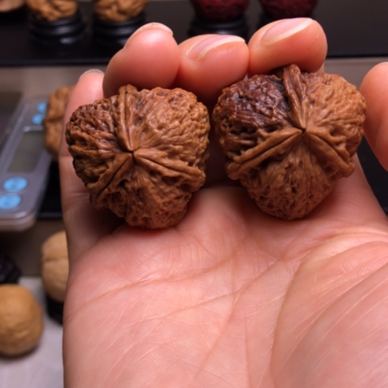 文玩核桃把件太*糖三角58