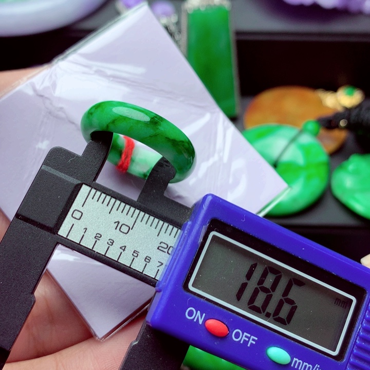 翡翠未镶嵌戒指戒指