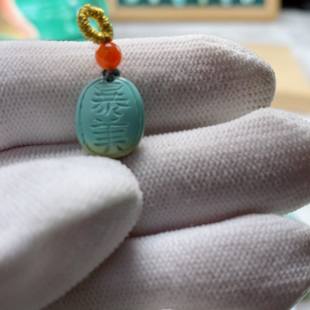 绿松石颈饰未镶嵌