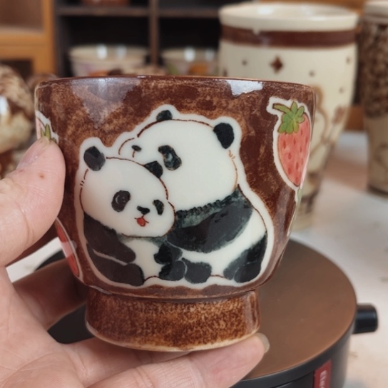 【闪购商品】摆件苹****莓壹夫手绘高温釉下彩