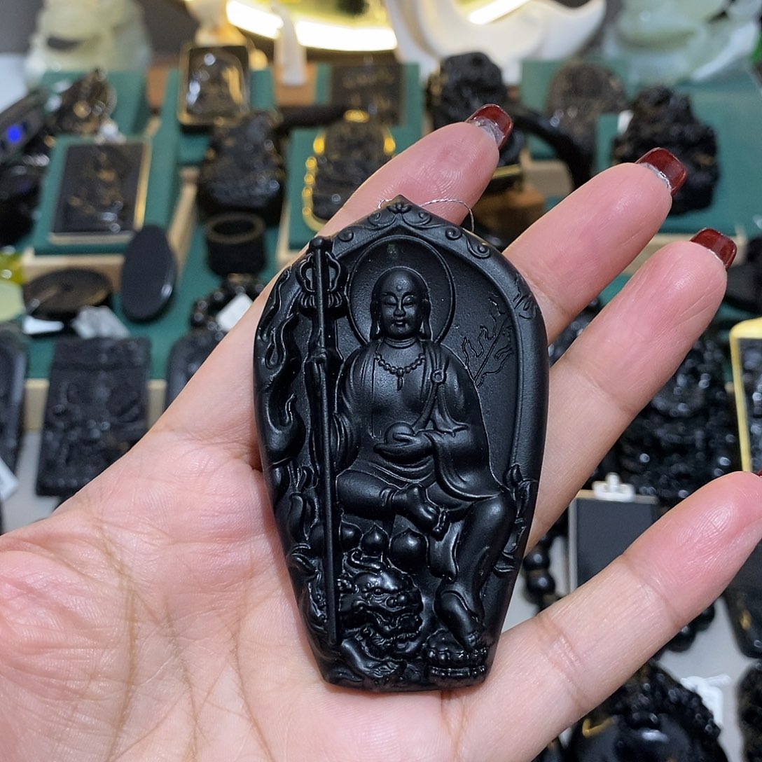 蛇纹石玉颈饰未镶嵌一***荣