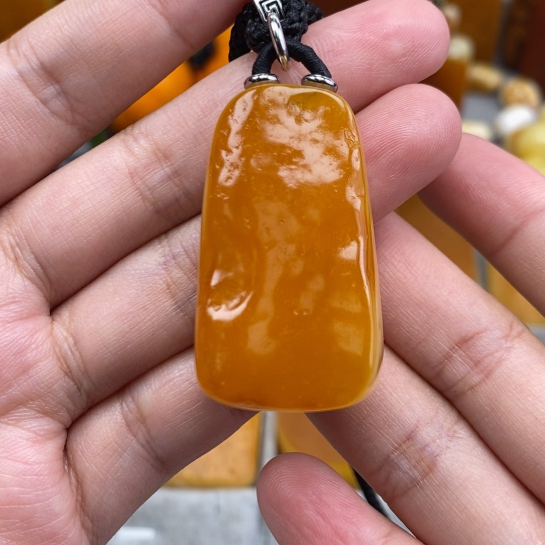 琥珀吊坠(赠链)未镶嵌