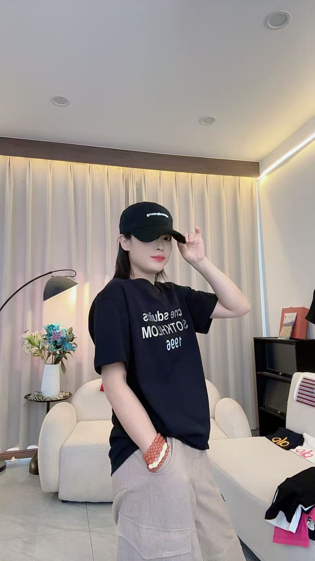 新款情侣短袖T恤宽松潮流时尚休闲百搭简约圆领短袖T恤