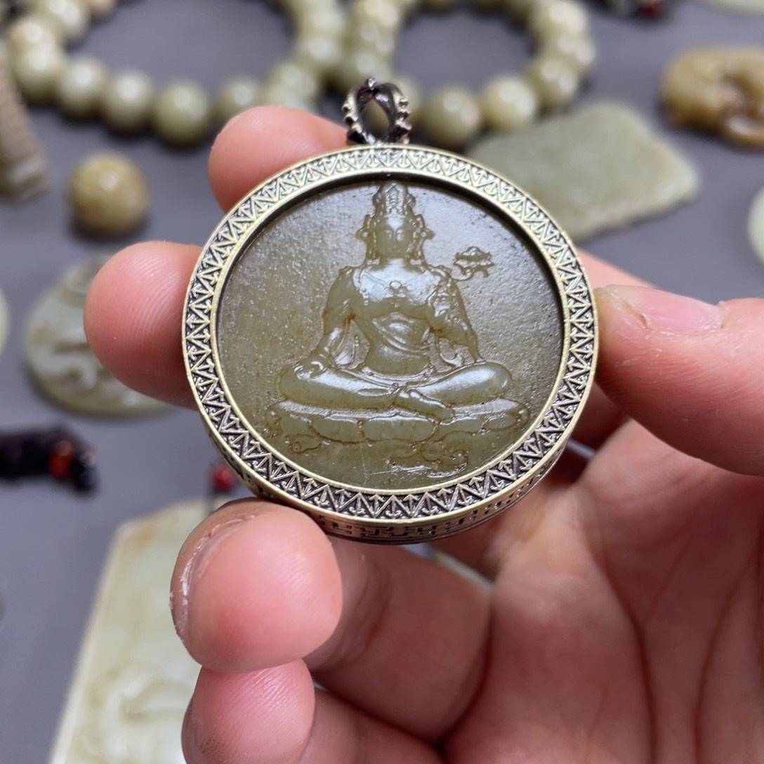 和田玉未镶嵌颈饰