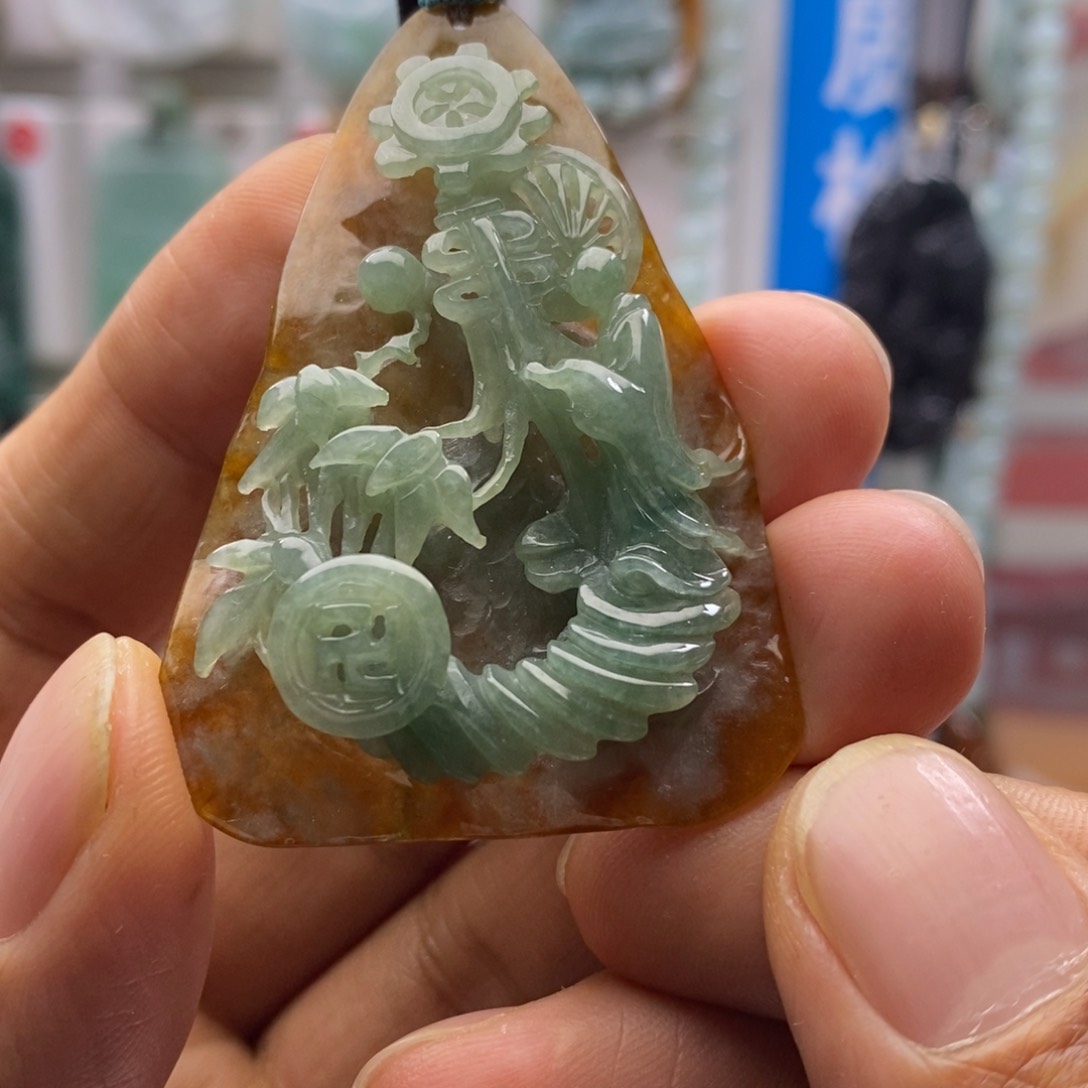 翡翠颈饰未镶嵌悟道