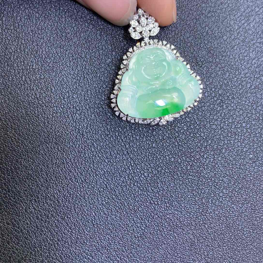 翡翠颈饰18K金镶嵌翡翠