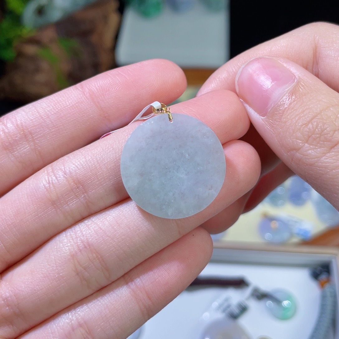 翡翠颈饰18K金镶嵌翡翠